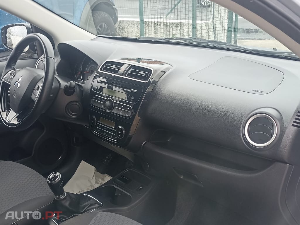 Mitsubishi Space Star 1.2 Intense Connect Edition