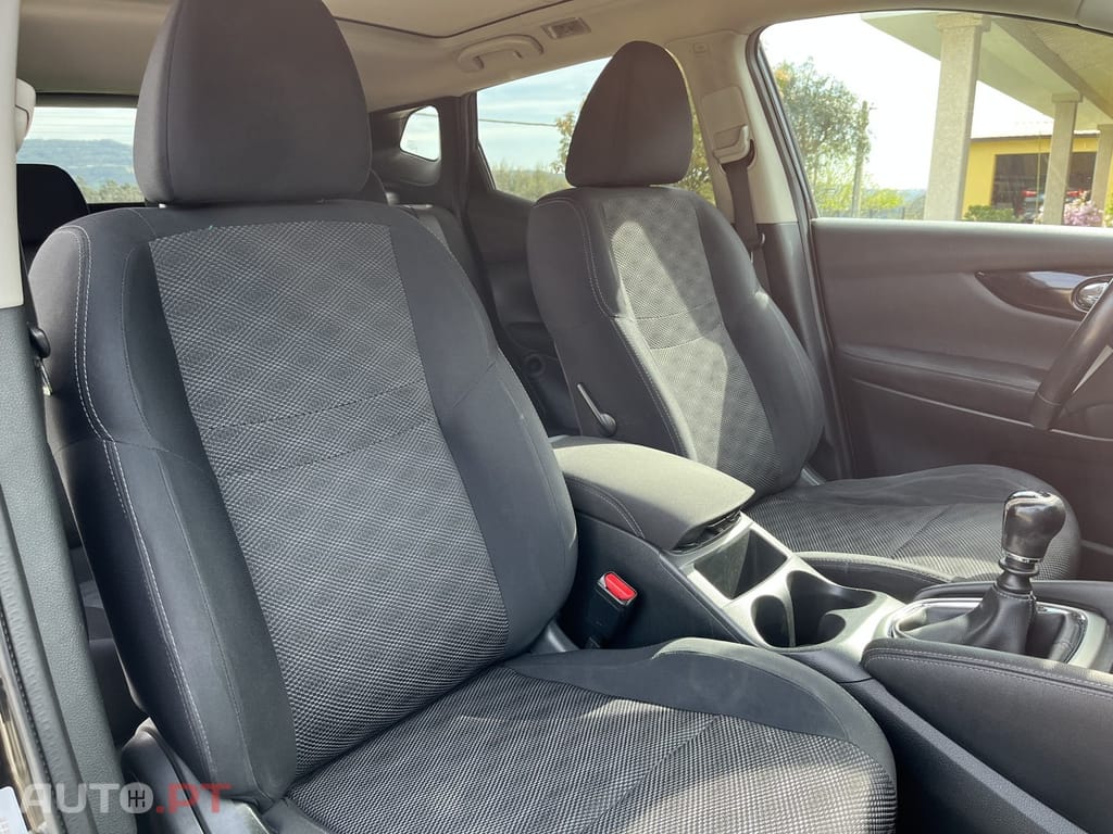 Nissan Qashqai 1.5 dCi N-Connecta 18 RS+PS