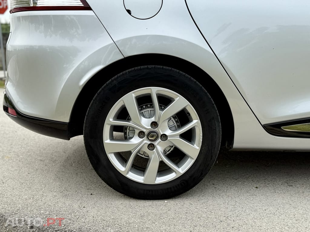Renault Clio IV SPORT TOURER 1.5 DCI
