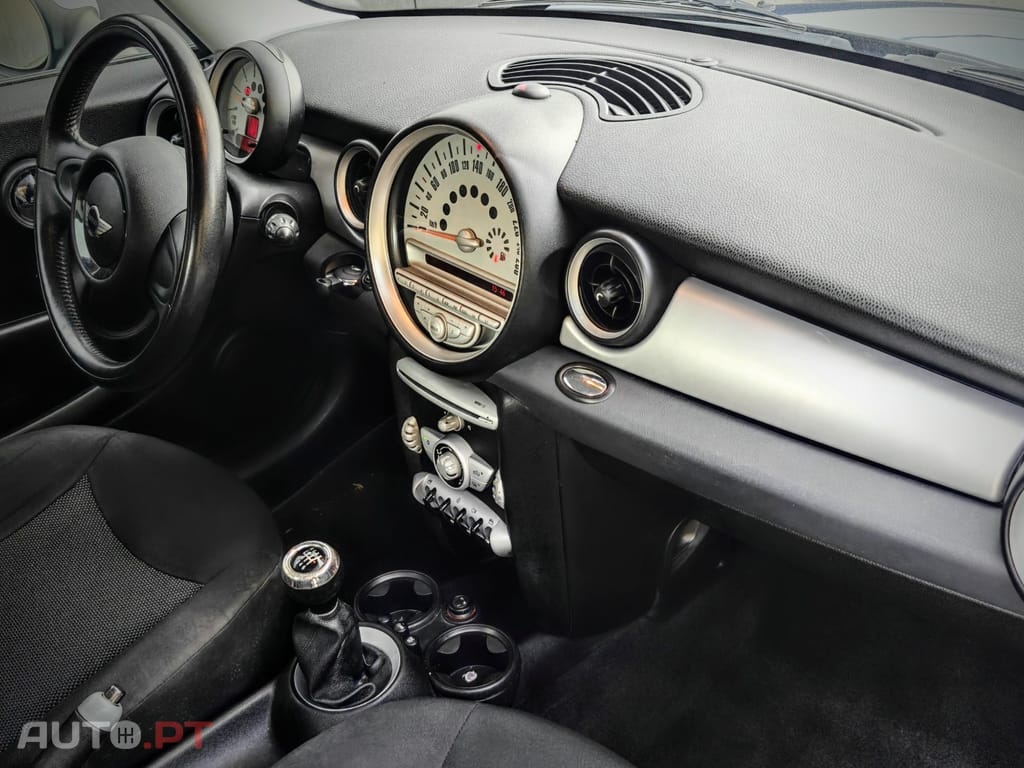 MINI Cooper Cooper D