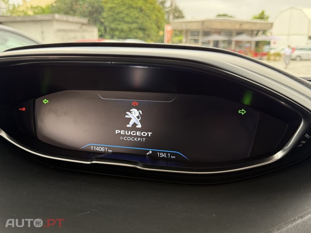 Peugeot 5008 1.2 PureTech Allure EAT8