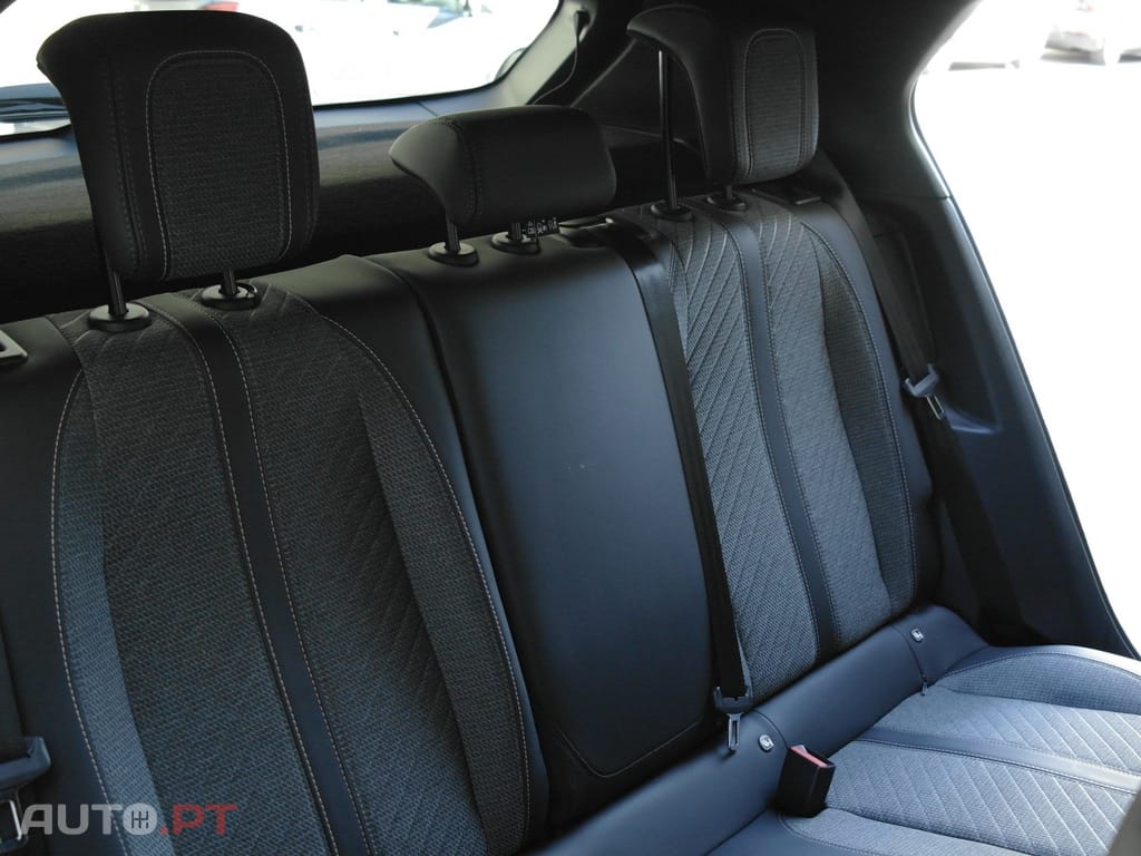 Peugeot E-2008 54 kWh Allure
