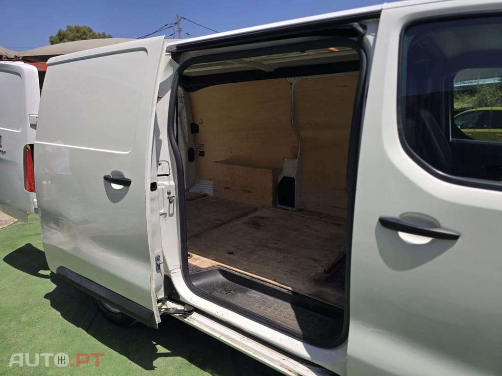 Peugeot Expert 2.0 BlueHDi L2H1 Premium Standard