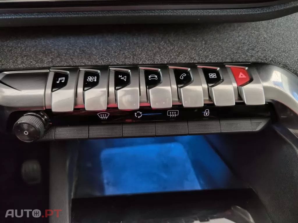 Peugeot 3008 1.2 PureTech Allure EAT8