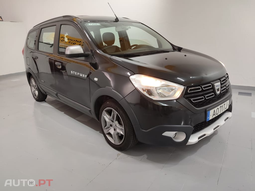 Dacia Lodgy 1.5 Blue dCi Stepway 7L