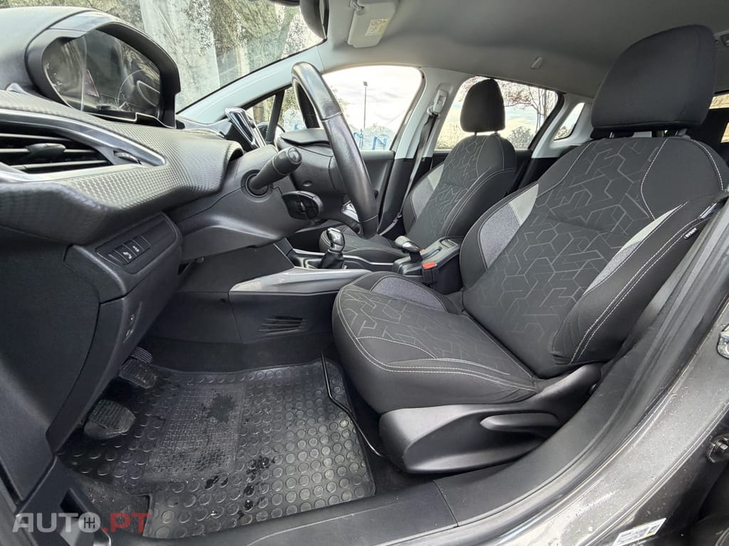 Peugeot 2008 1.2 PureTech Allure