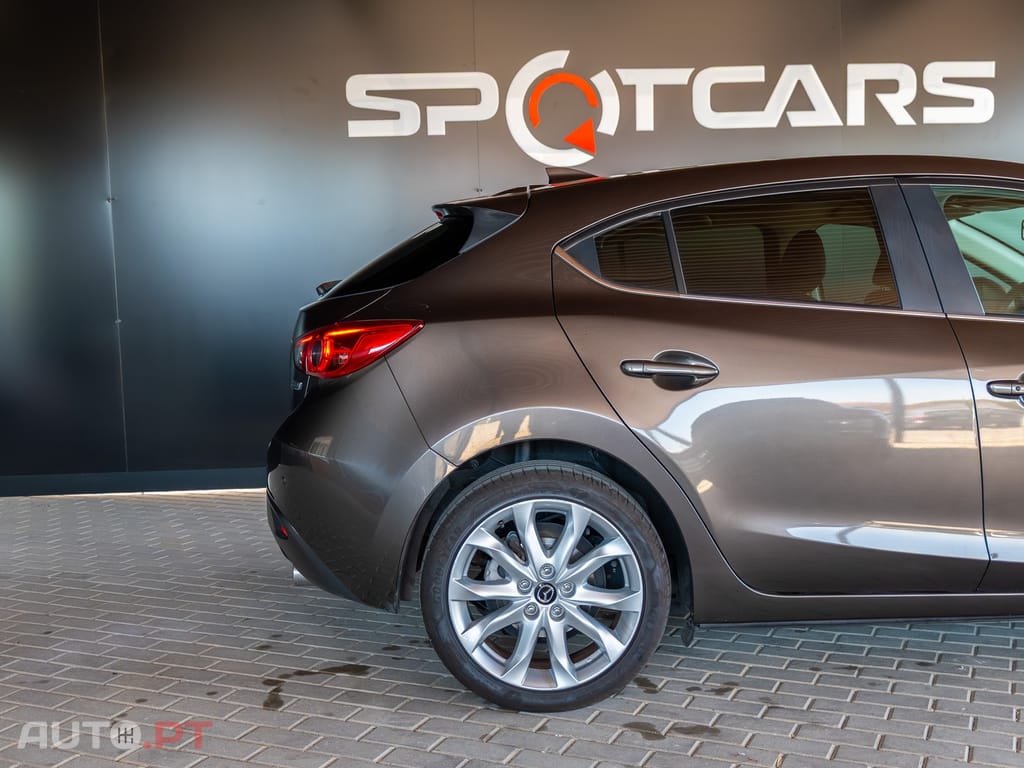 Mazda 3 1.5 Sky-D Excellence Navi