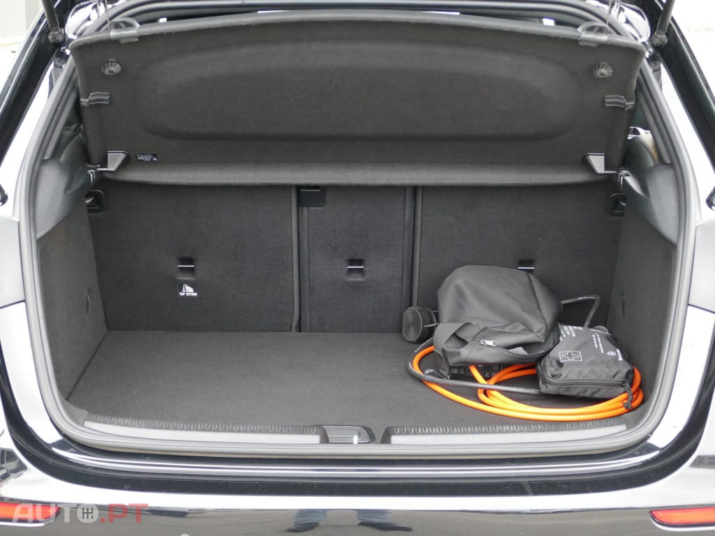 Mercedes-Benz A 250 e Progressive