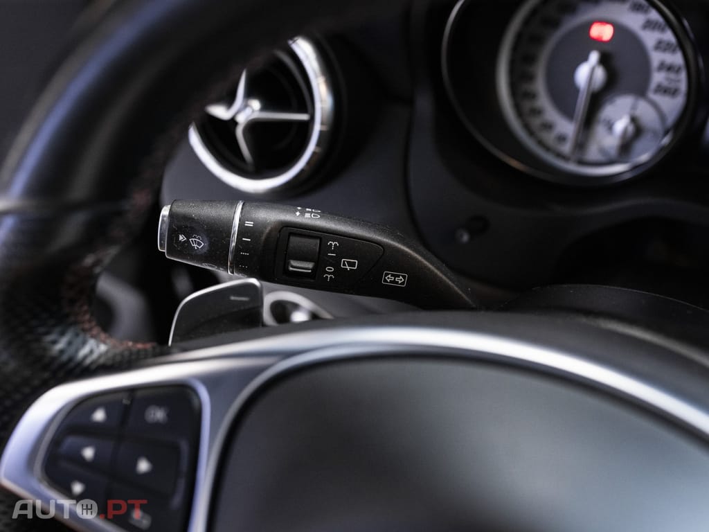 Mercedes-Benz CLA 220 (CDI) d 7G-DCT Orange Art Edition