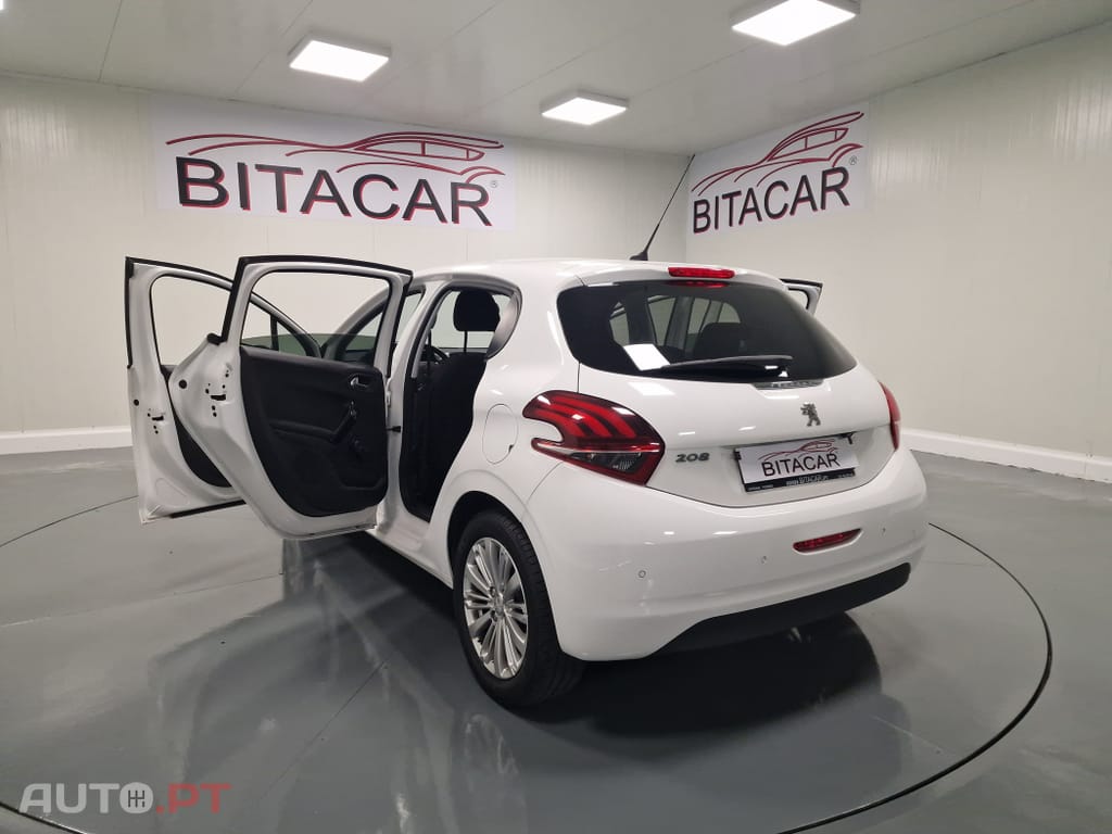 Peugeot 208 1.6 BlueHDi Style