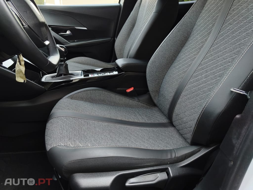 Peugeot 2008 TURBO 100 Allure