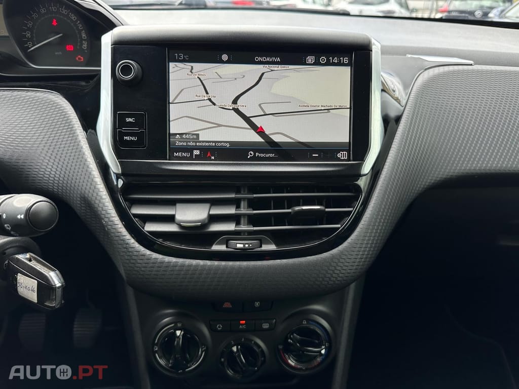 Peugeot 208 1.2 PureTech Signature