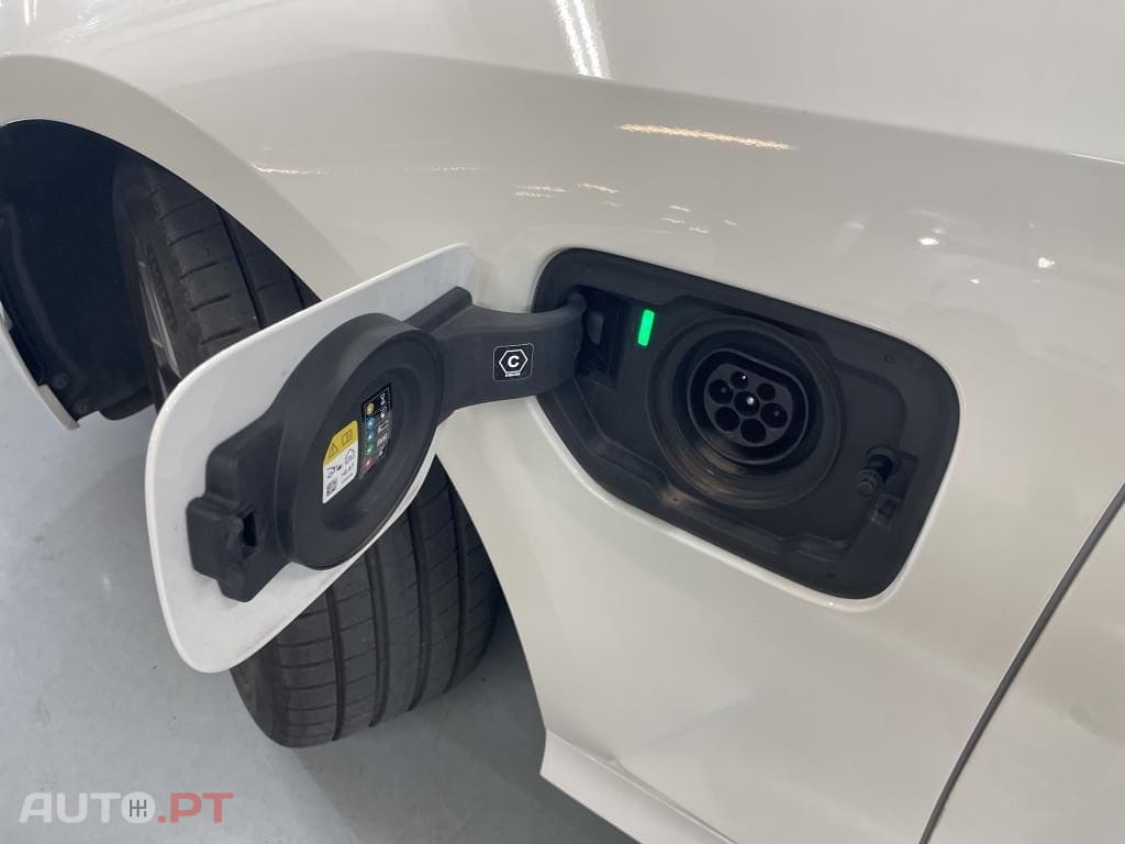 BMW 320 e Pack Essence Auto