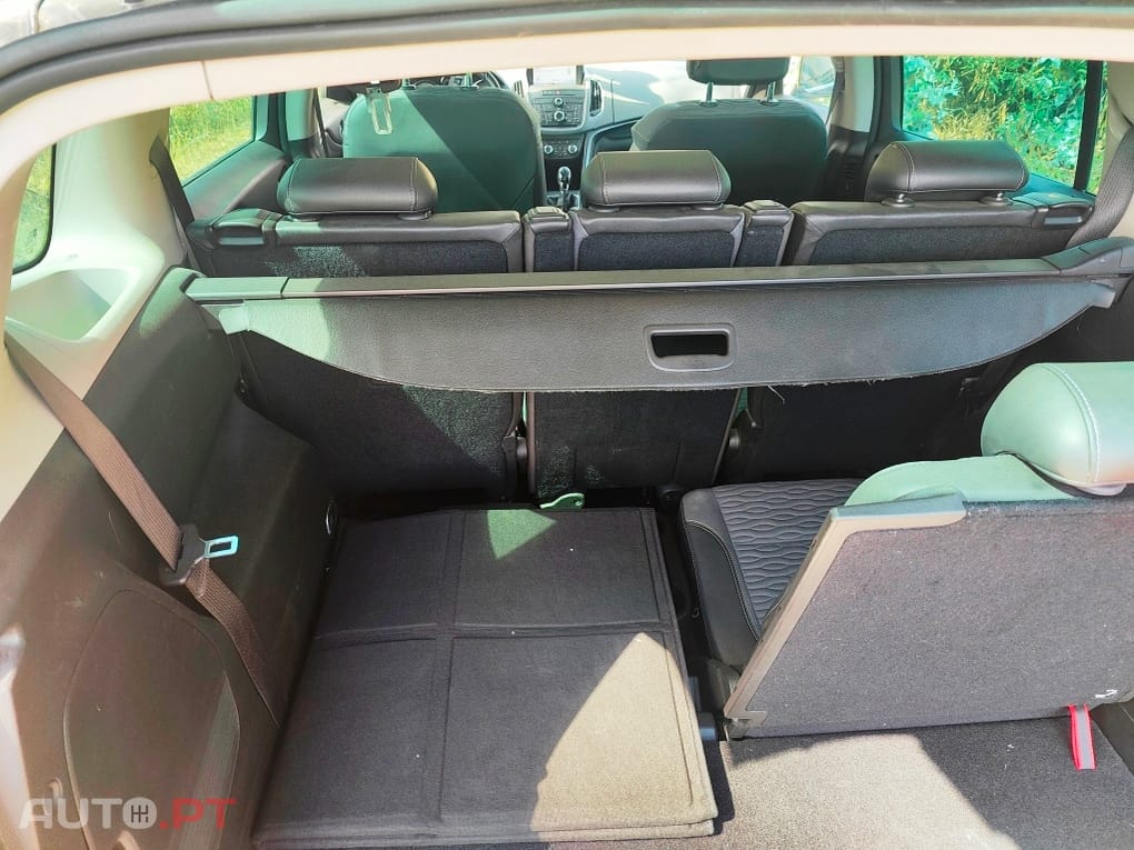 Opel Zafira Cosmos 135cv 7Lugares / 146€ mês