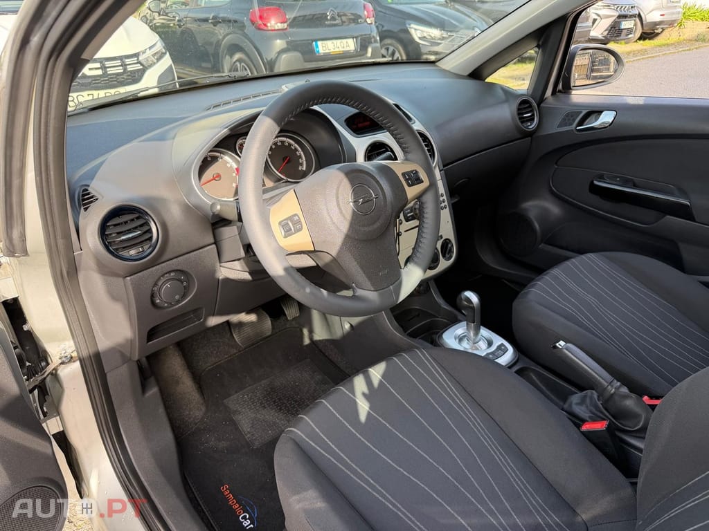 Opel Corsa 1.2 Enjoy Easytronic