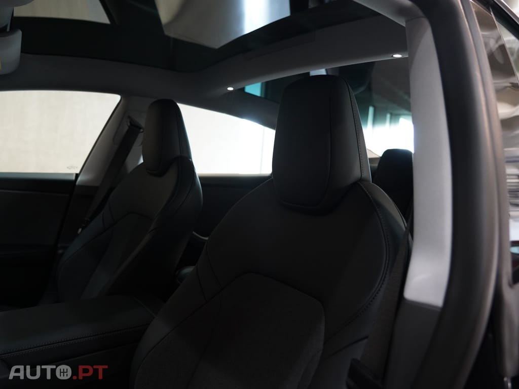 Tesla Model 3 Tração Traseira