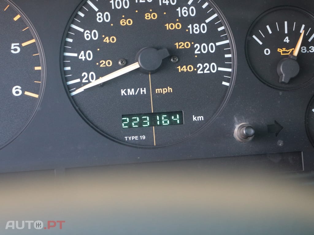 Jeep Grand Cherokee 2.5 TD Official