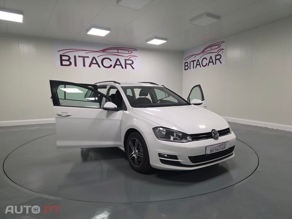 Volkswagen Golf 1.6 HDI CONFORTLINE