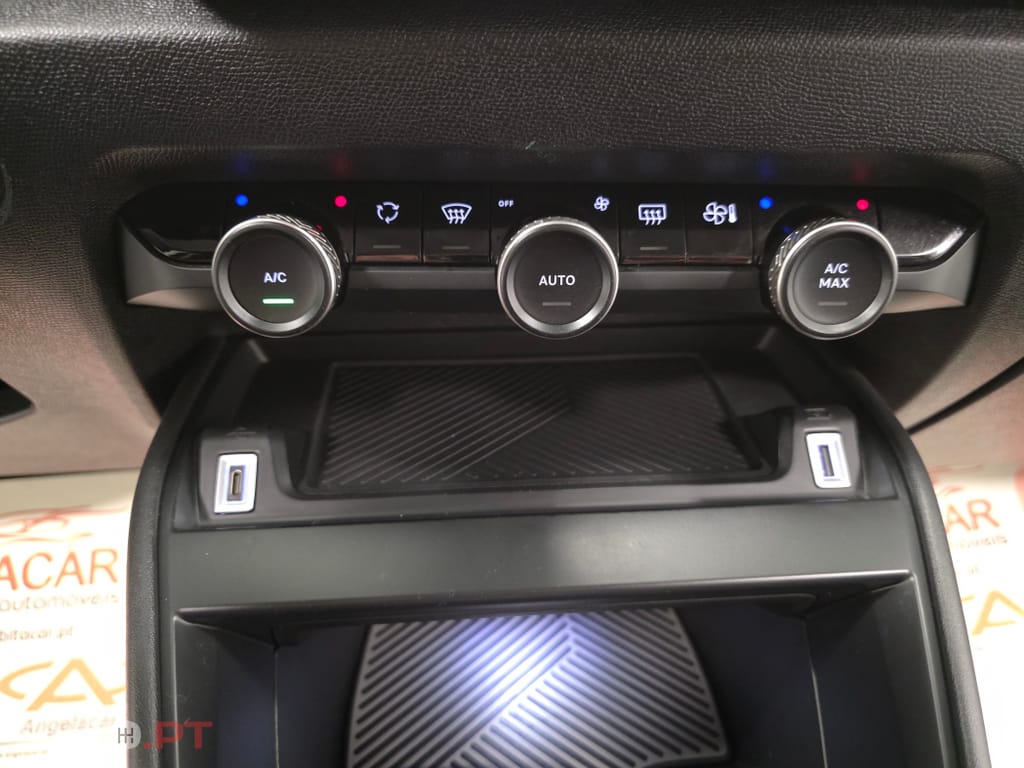 Citroën e-C4 50 kWh Shine — fotografia 76