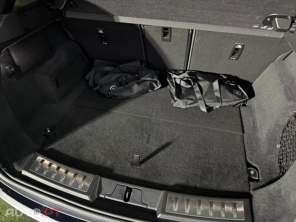 Land Rover Evoque 1.5 P300e AWD R-Dynamic S Auto