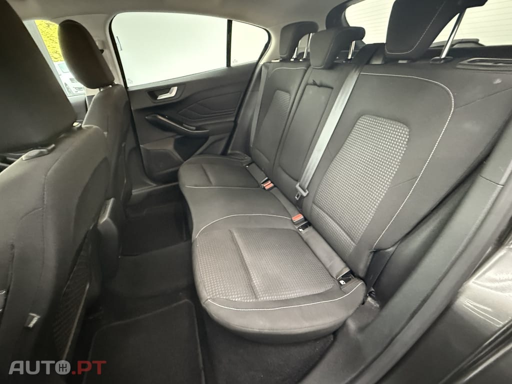 Ford Focus 1.0 EcoBoost MHEV Connected