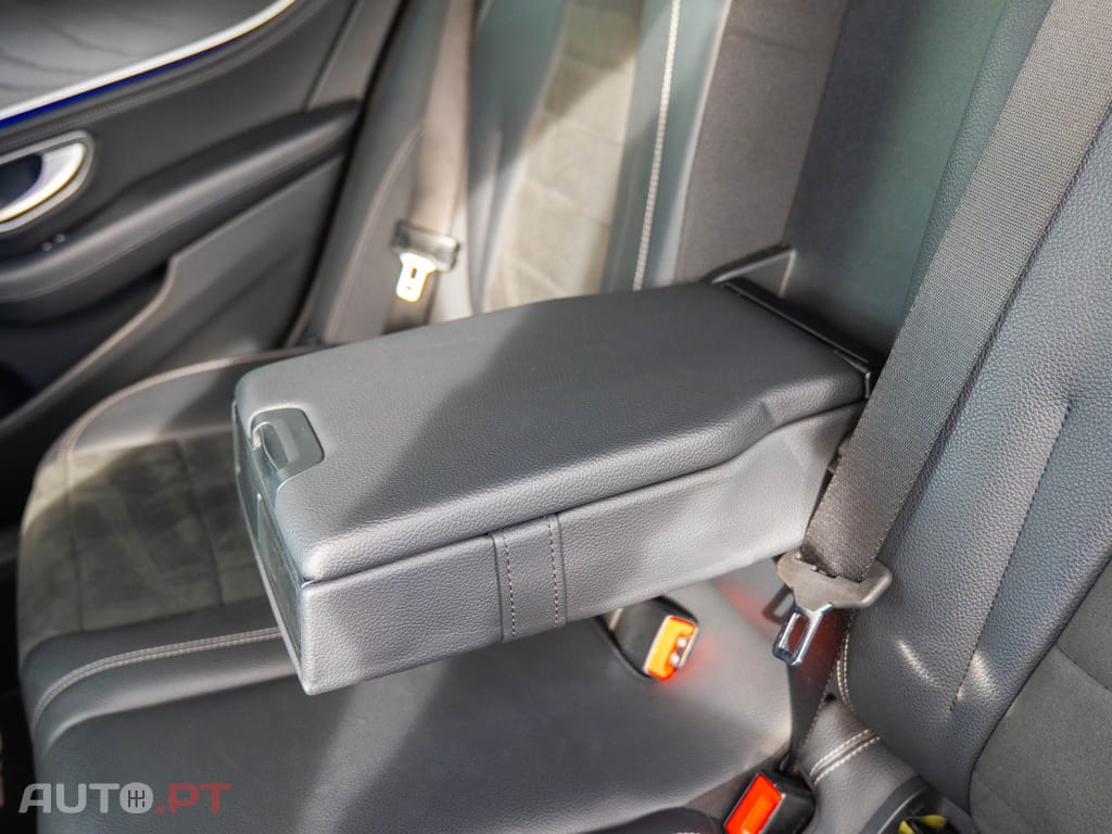 Mercedes-Benz E 220 d AMG Line