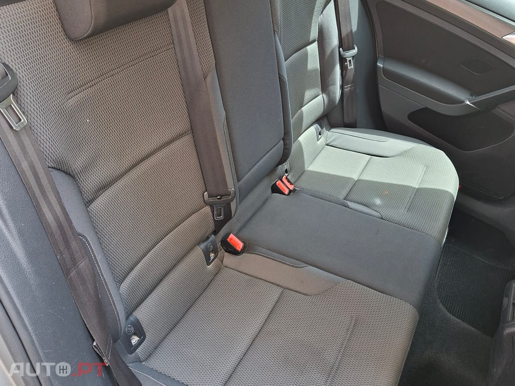 Volkswagen Golf Golf 1.5 TDI Confortline DSG