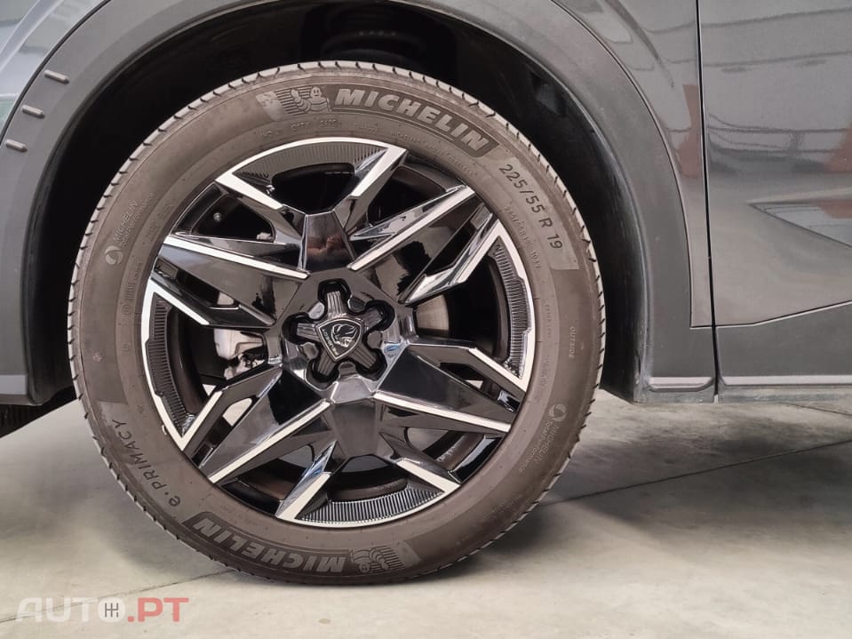 Peugeot 3008 1.2 Hybrid Allure e-DCS6