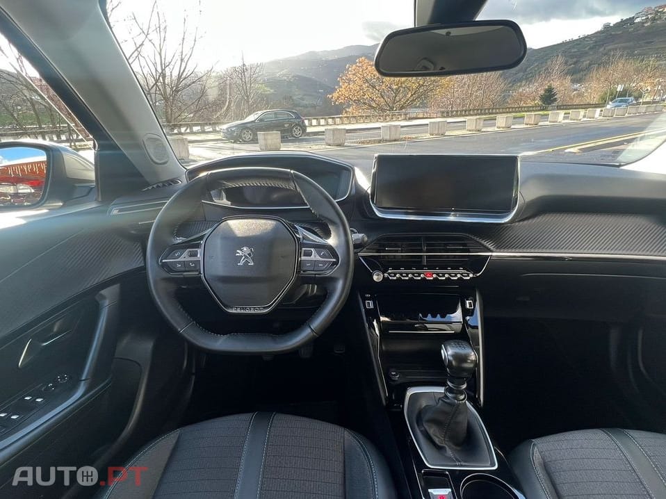 Peugeot 2008 1.2 PureTech Allure Pack