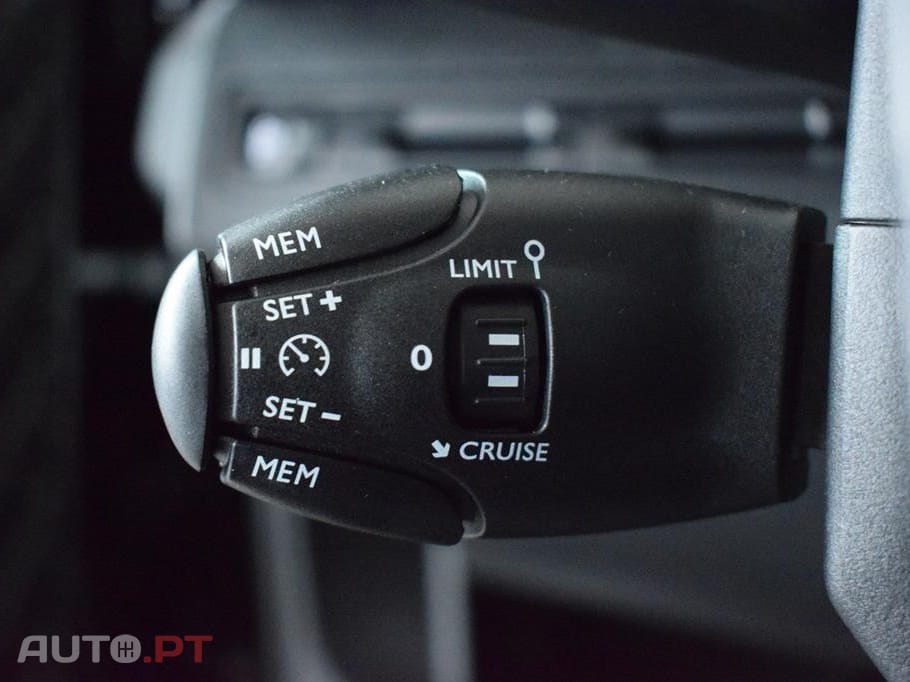 Peugeot 3008 1.5 BlueHDi Active