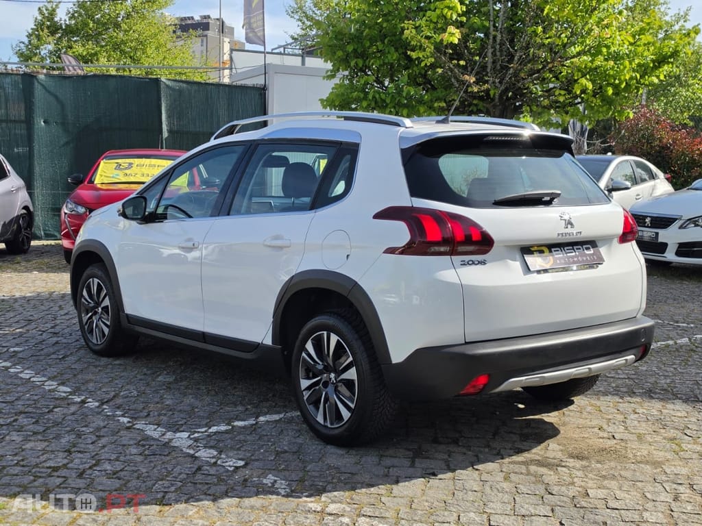 Peugeot 2008 1.2 PureTech Allure EAT6