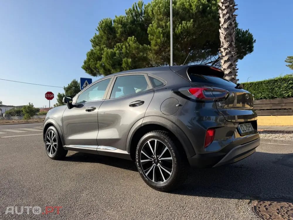 Ford Puma 1.0 EcoBoost Hybrid TITANIUM