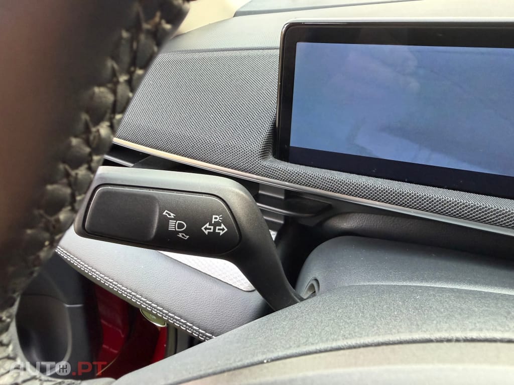 Ford Mustang Mach-E Standard • 75,7 kWh • 294 CV