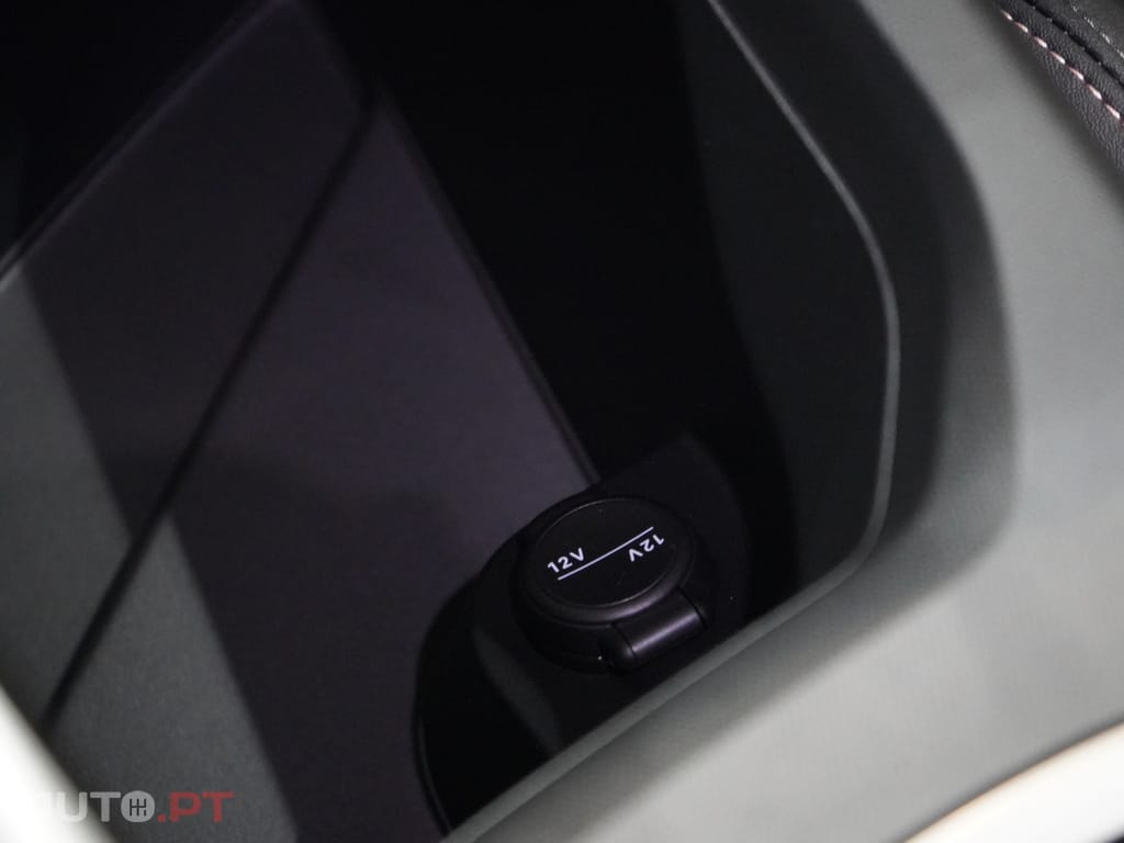 Peugeot 3008 1.2 Hybrid Allure e-DCS6