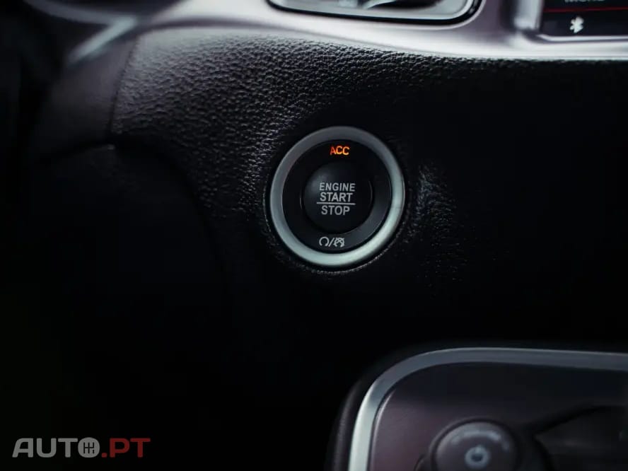 Dodge Challenger Auto SXT Plus