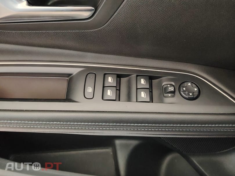 Peugeot 5008 CROSSWAY 130 CV START & STOP GRIP CONTROL