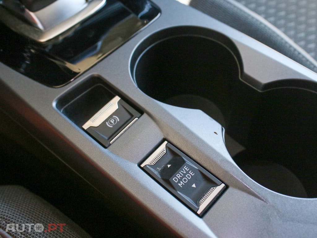 Peugeot 2008 1.2 PureTech Allure EAT8