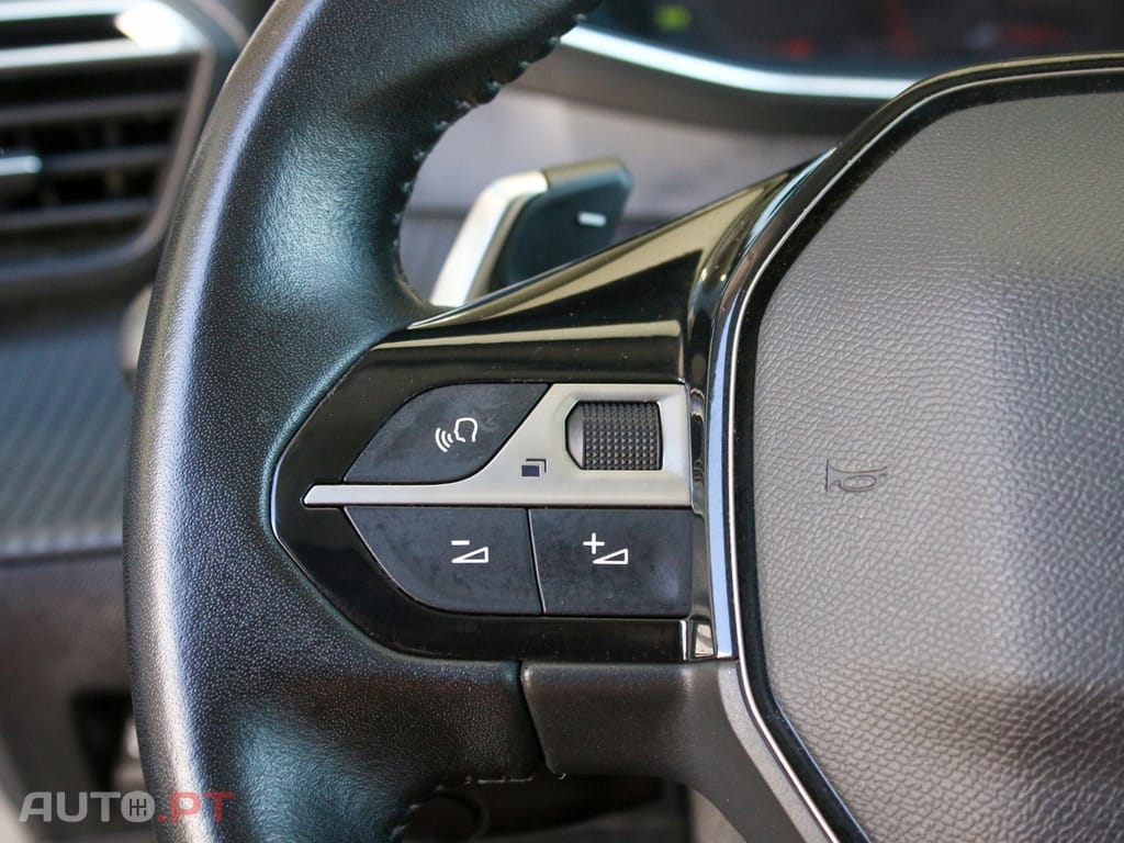 Peugeot 2008 1.2 PureTech Allure EAT8