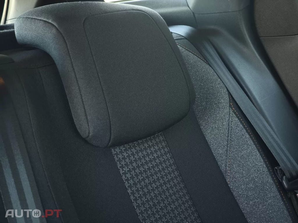Peugeot 3008 PureTech 130 Stop & Start GPF EAT8 Active Pack