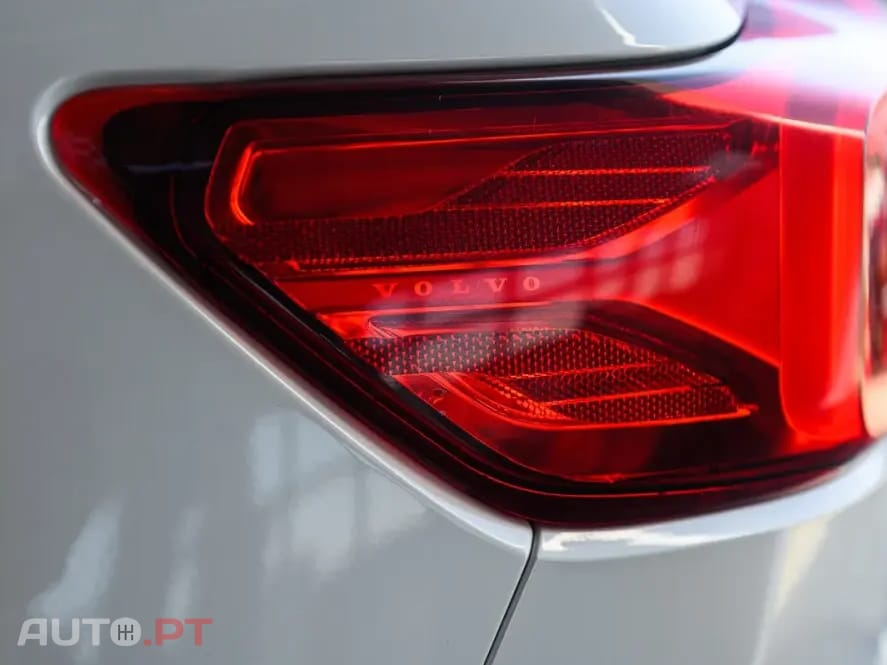 Volvo XC40 1.5 T2 Plus Dark Auto