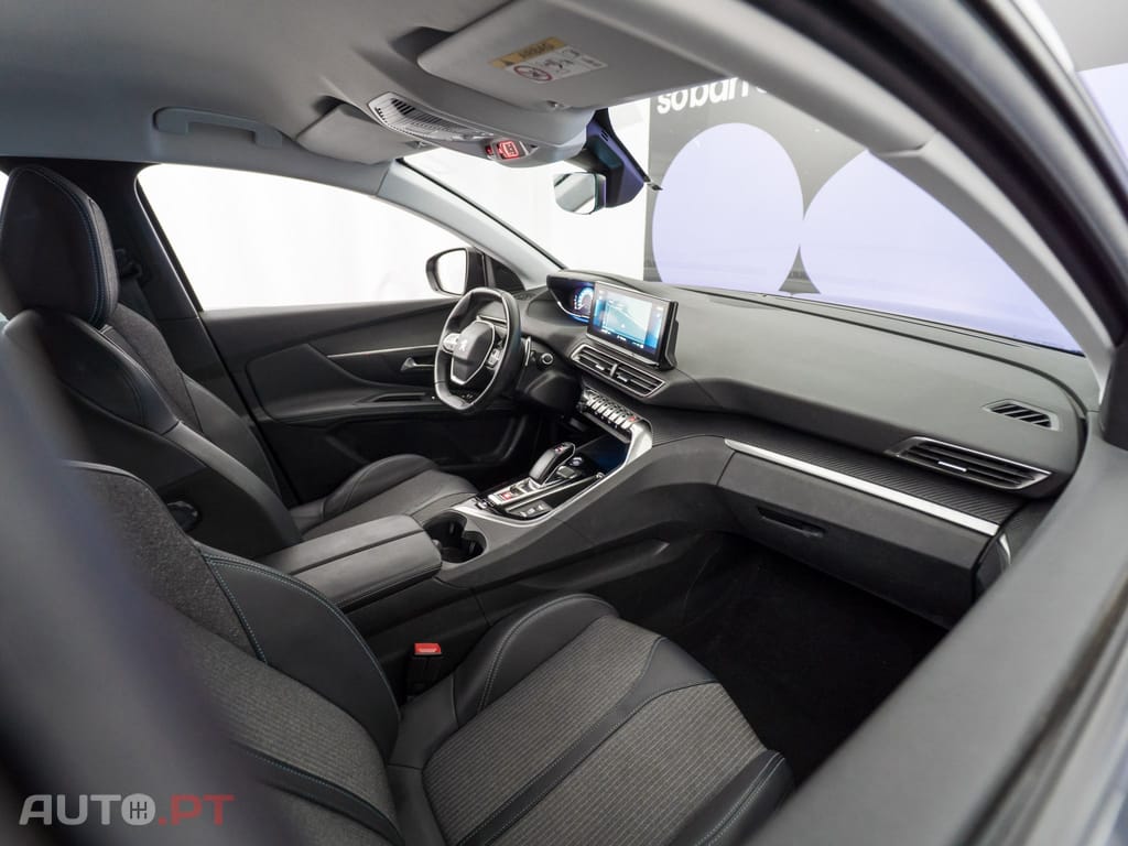Peugeot 3008 1.6 Hybrid Allure e-EAT8