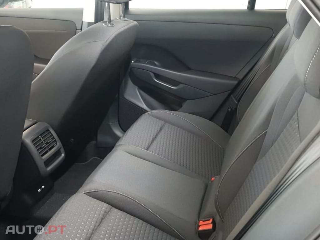 Volkswagen T-Roc 1.5 eTSI Life DSG