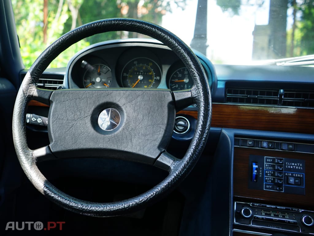 Mercedes-Benz 300 SD