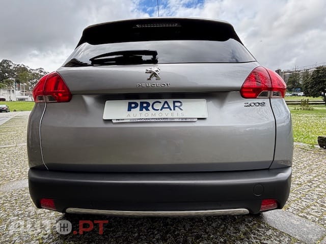 Peugeot 2008 1.2 PURETECH STYLE