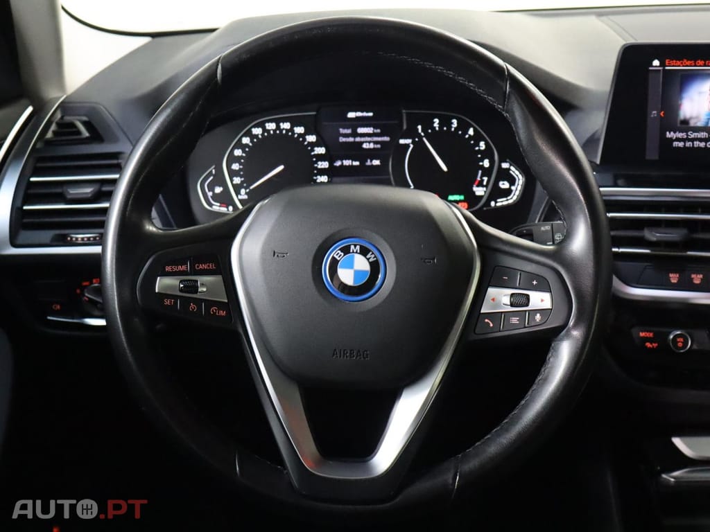 BMW X3 xDrive30e Auto — fotografia 8