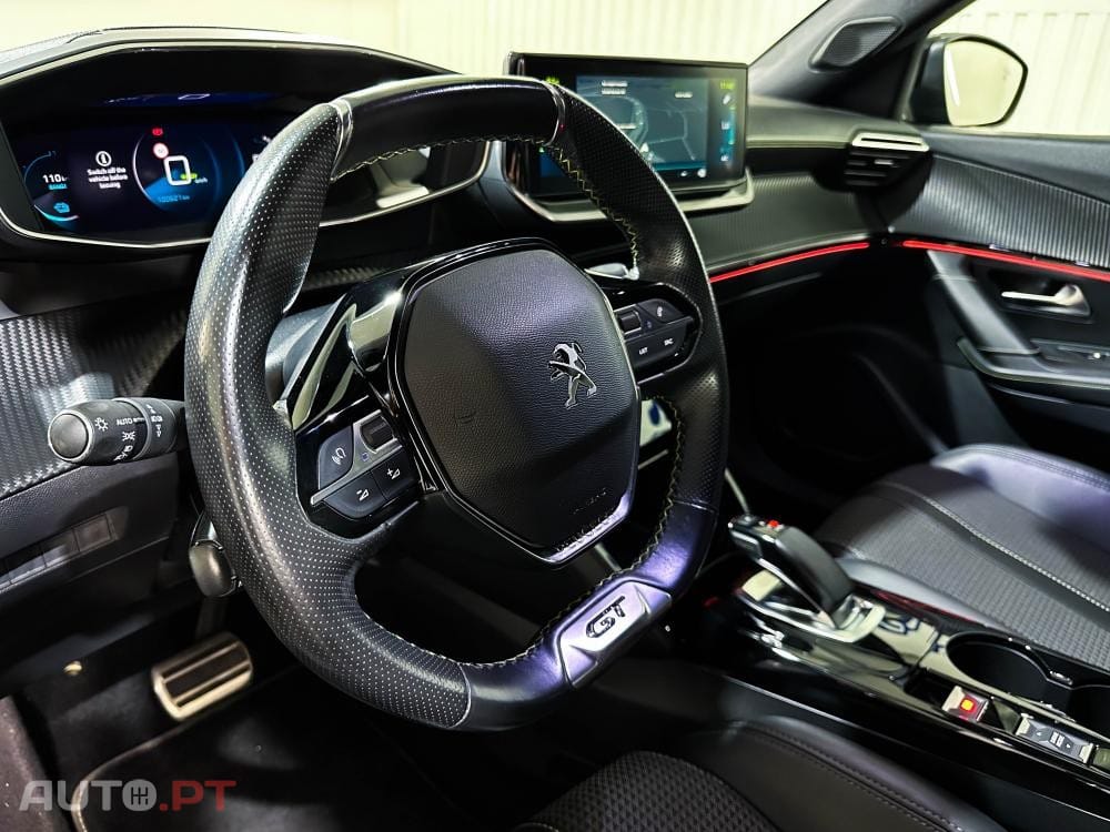 Peugeot E-2008 50 kWh GT