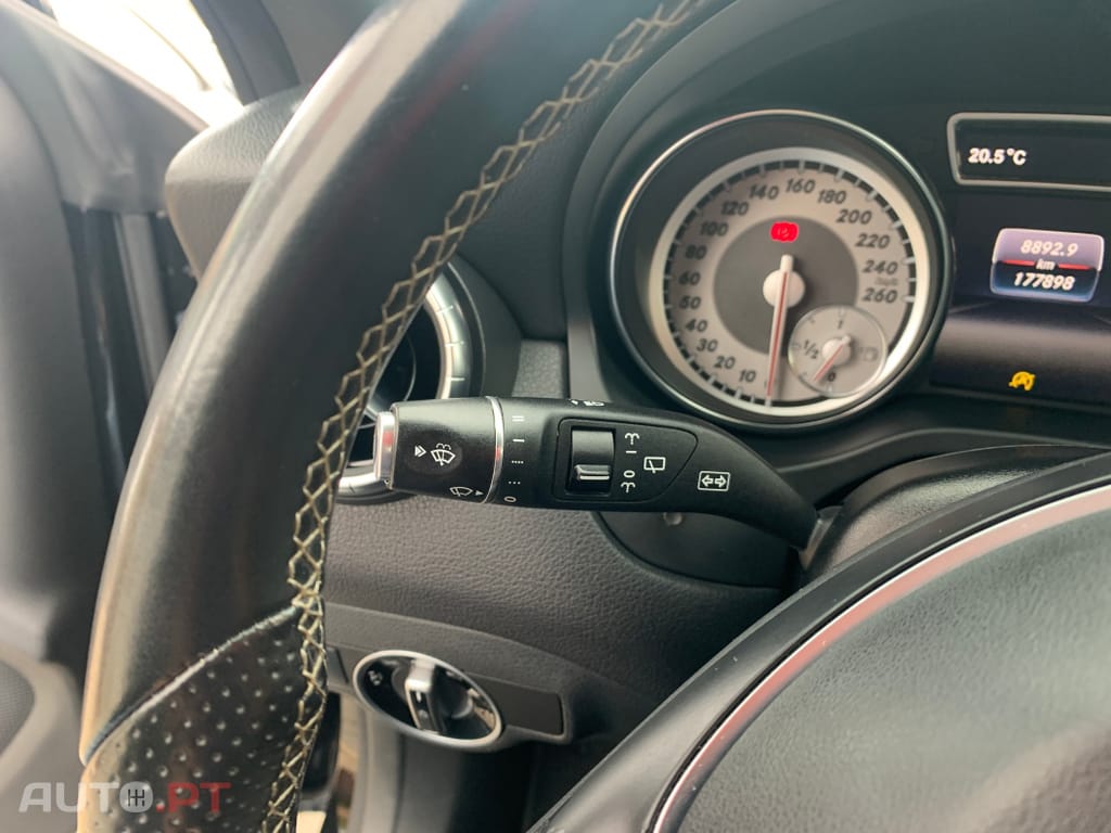 Mercedes-Benz CLA 180 d Shooting Brake