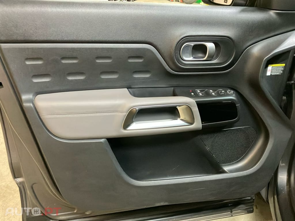 Citroen C5 Aircross 1.6 Hybrid Shine e-EAT8