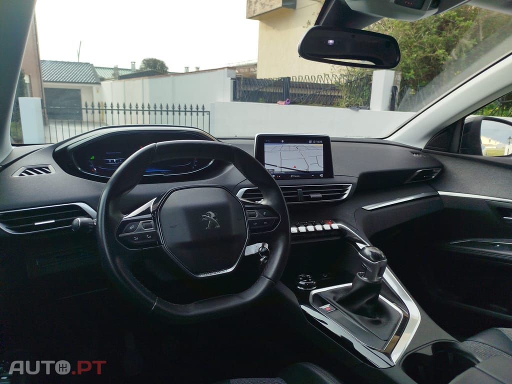 Peugeot 5008 1.2 PureTech Allure Grip Control