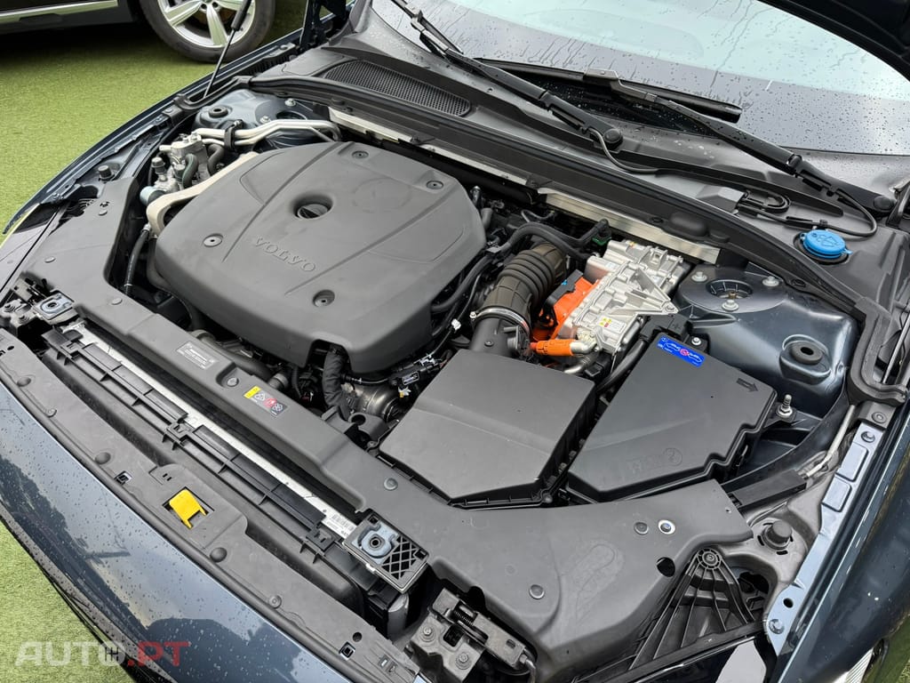 Volvo V60 2.0 T6 AWD TE R-Design Expression